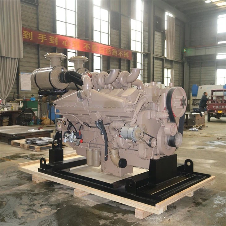 Motor marin KTA38 pentru remorcher